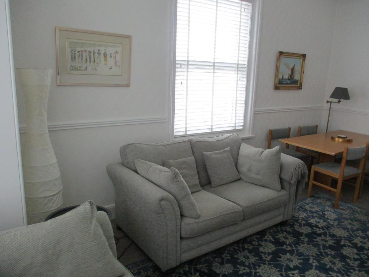 Lovely Spacious 3 Bedded First Floor Apartment Ryde  Bagian luar foto