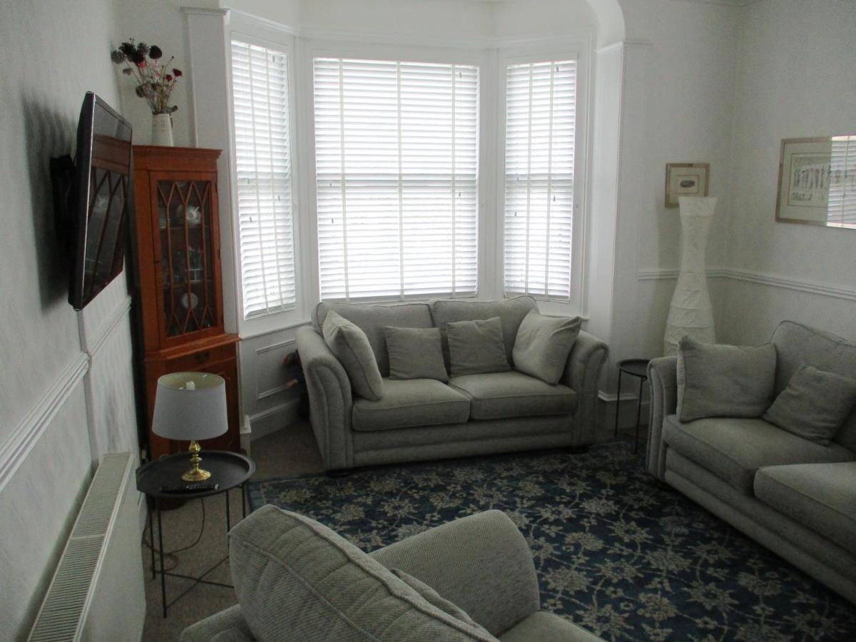 Lovely Spacious 3 Bedded First Floor Apartment Ryde  Bagian luar foto