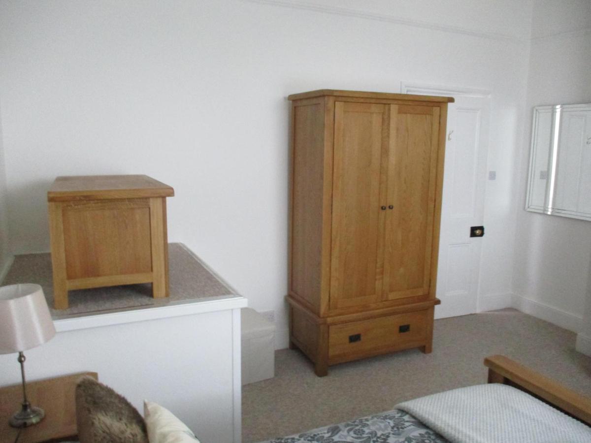 Lovely Spacious 3 Bedded First Floor Apartment Ryde  Bagian luar foto
